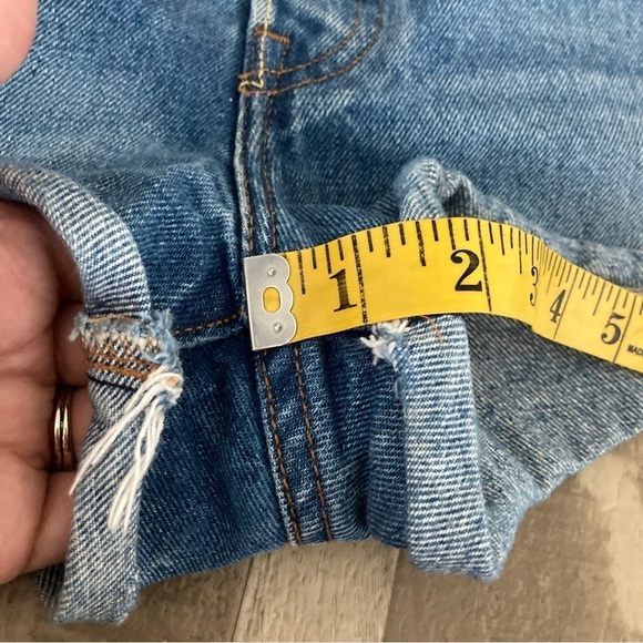 Levi’s 501 Button Fly Roll Cuff Jean Shorts Size 26 - Picture 7 of 10